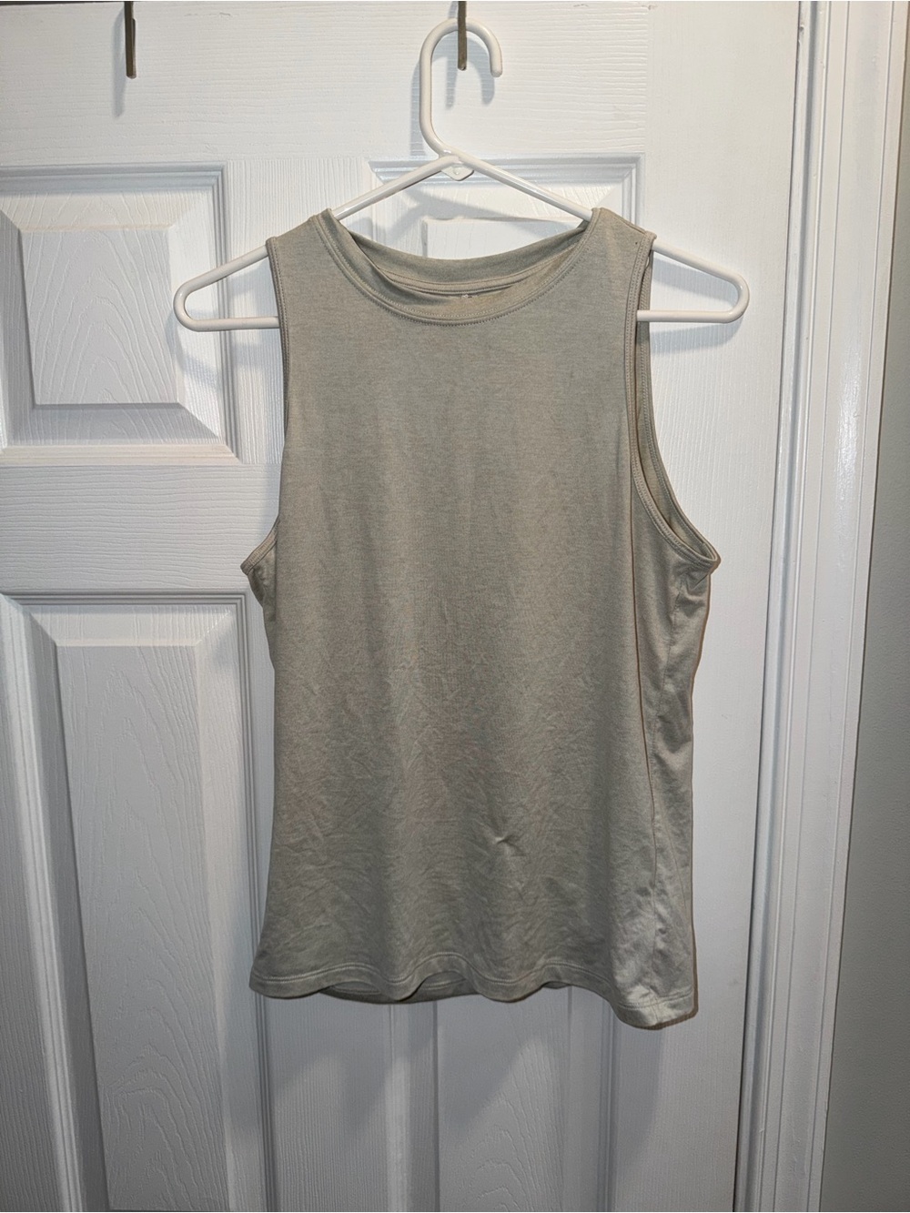 Fabletics Light Gray Sleeveless Performance Tank